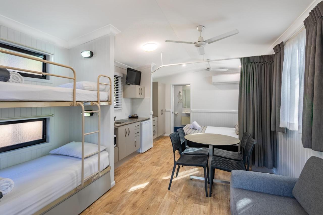 Ingenia Holidays Cairns Coconut Εξωτερικό φωτογραφία A typical interior of a typical static caravan