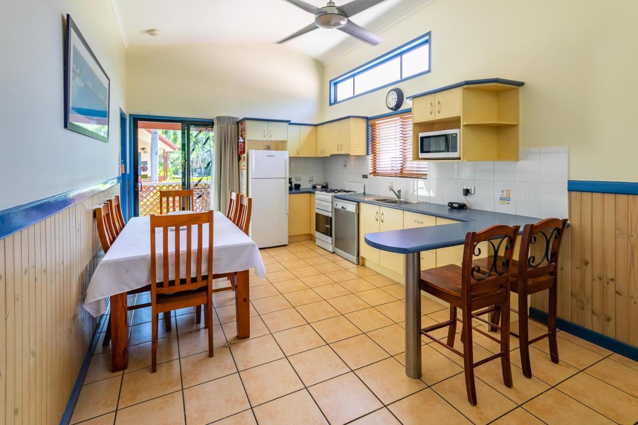 Ingenia Holidays Cairns Coconut Εξωτερικό φωτογραφία A typical kitchen